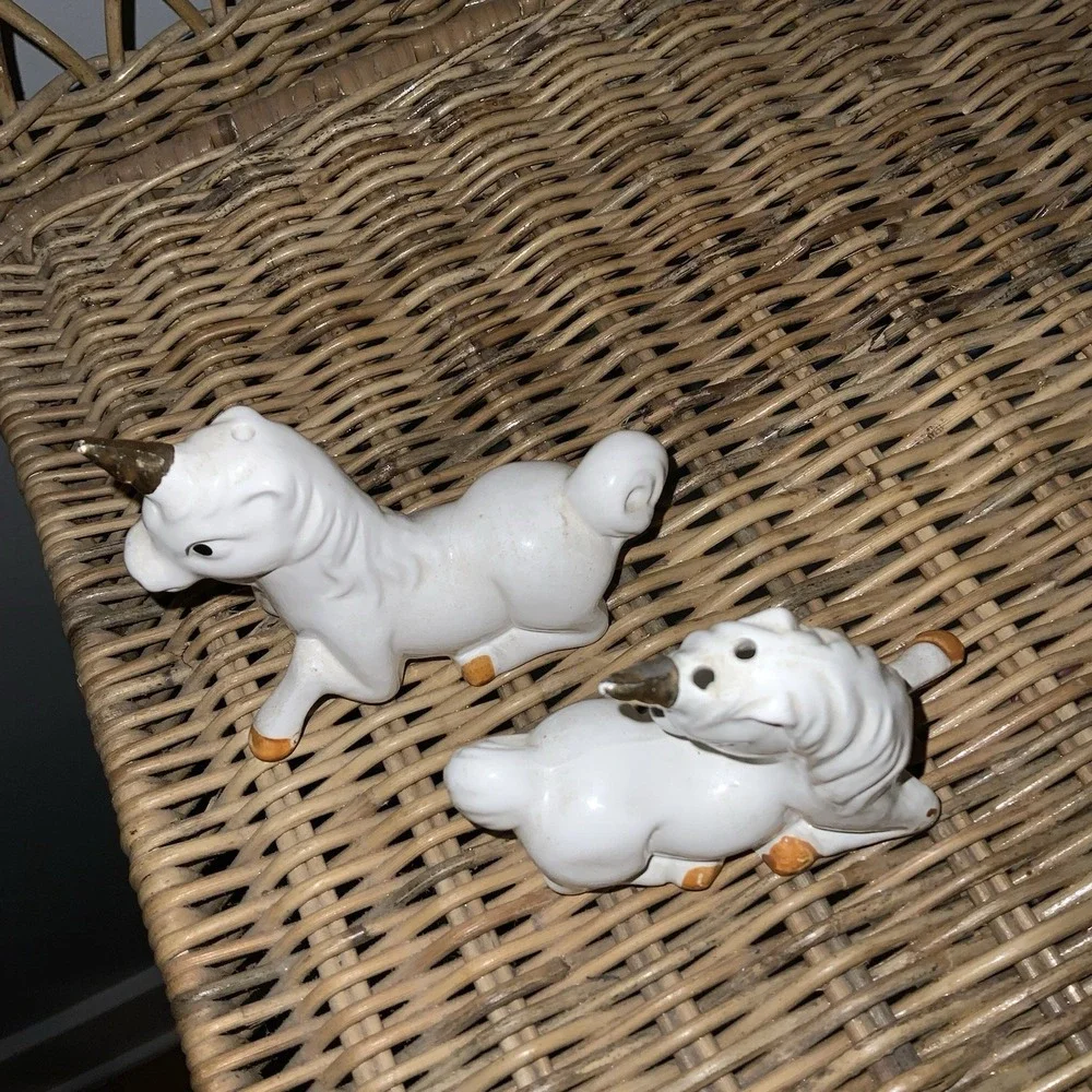 Vintage‎ Unicorns, White Gold Salt Pepper Shakers Ceramic W/ Stoppers Decor
